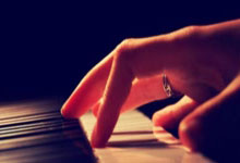 壹号娱乐官网：[英超]曼城夺得英超“四连冠”胜在底蕴.